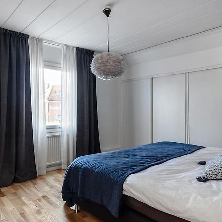 Amazing Family Home In Stockholm Buitenkant foto