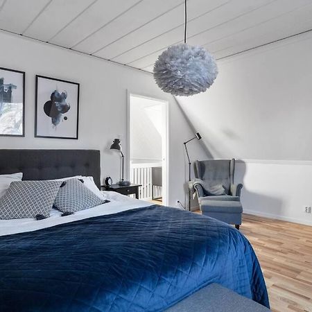 Amazing Family Home In Stockholm Buitenkant foto