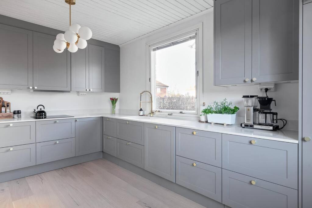 Amazing Family Home In Stockholm Buitenkant foto