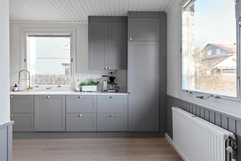Amazing Family Home In Stockholm Buitenkant foto