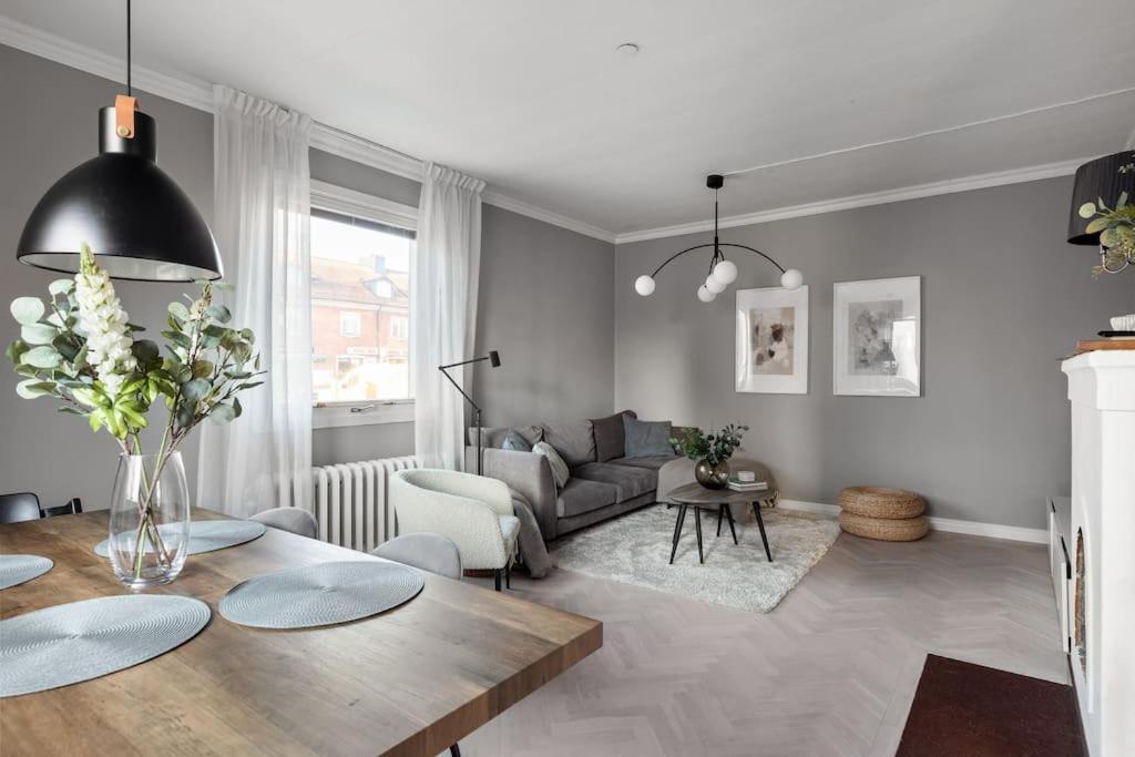 Amazing Family Home In Stockholm Buitenkant foto