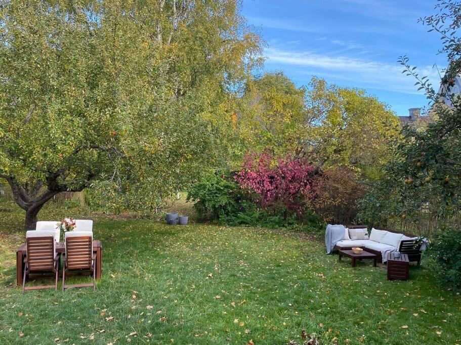 Amazing Family Home In Stockholm Buitenkant foto